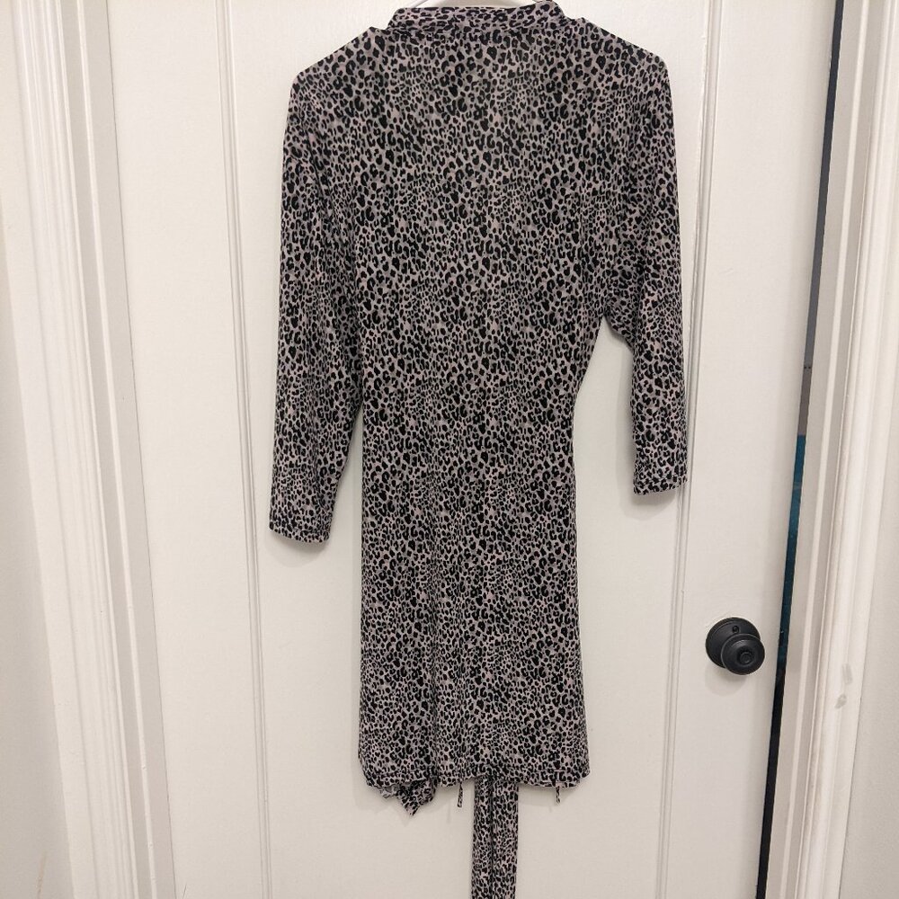 Women's Rene Rofe Sleepwear Large Robe Stretch Animal Leopard Print Soft Comfy - Picture 2 of 5
